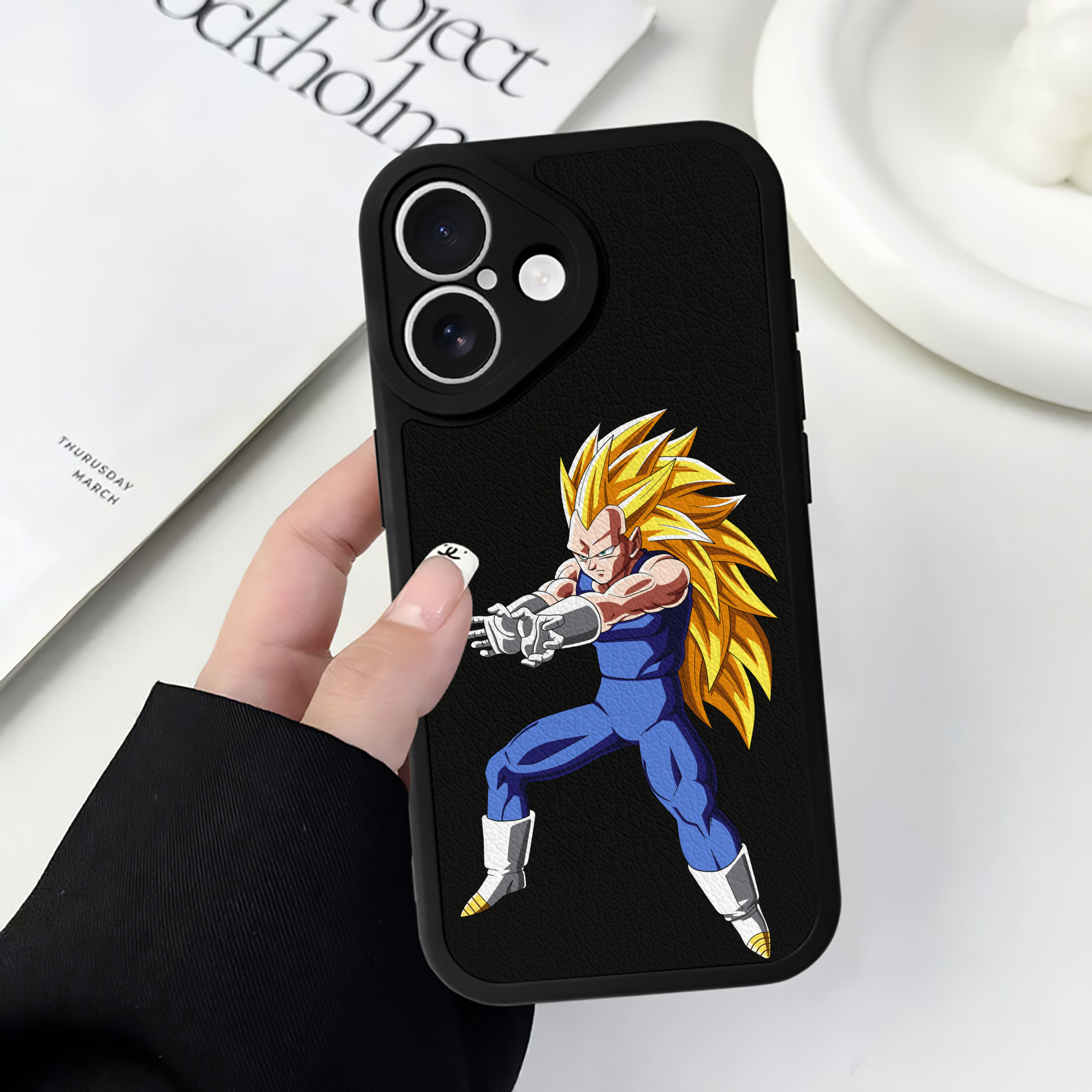 （画像用） ドラゴンボール ベジータ四世（Bejīta Yonsei）DRAGON BALL Vegeta IV 【iPhone 16シリーズ対応】シリコンスマホケース（レザー調） 材質：シリコン